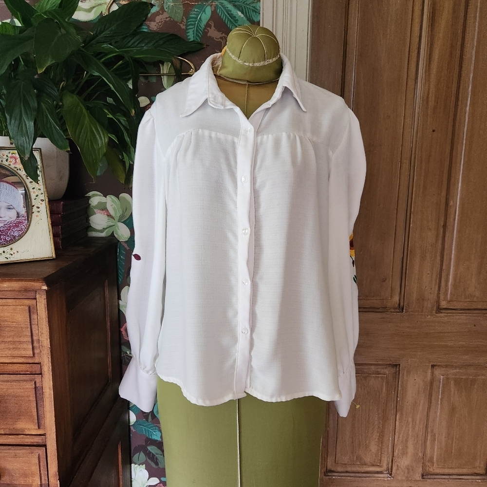 Antonella Fashion Embroidered Floral Blouse | Size G (Large)